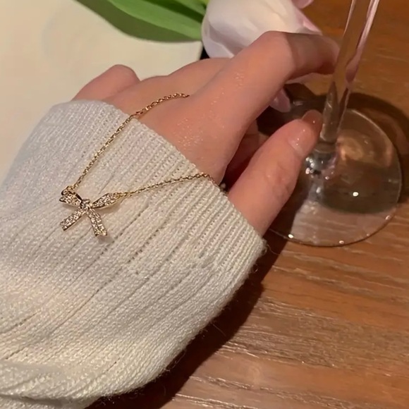 Gold Bow Necklace - Picture 4 of 6